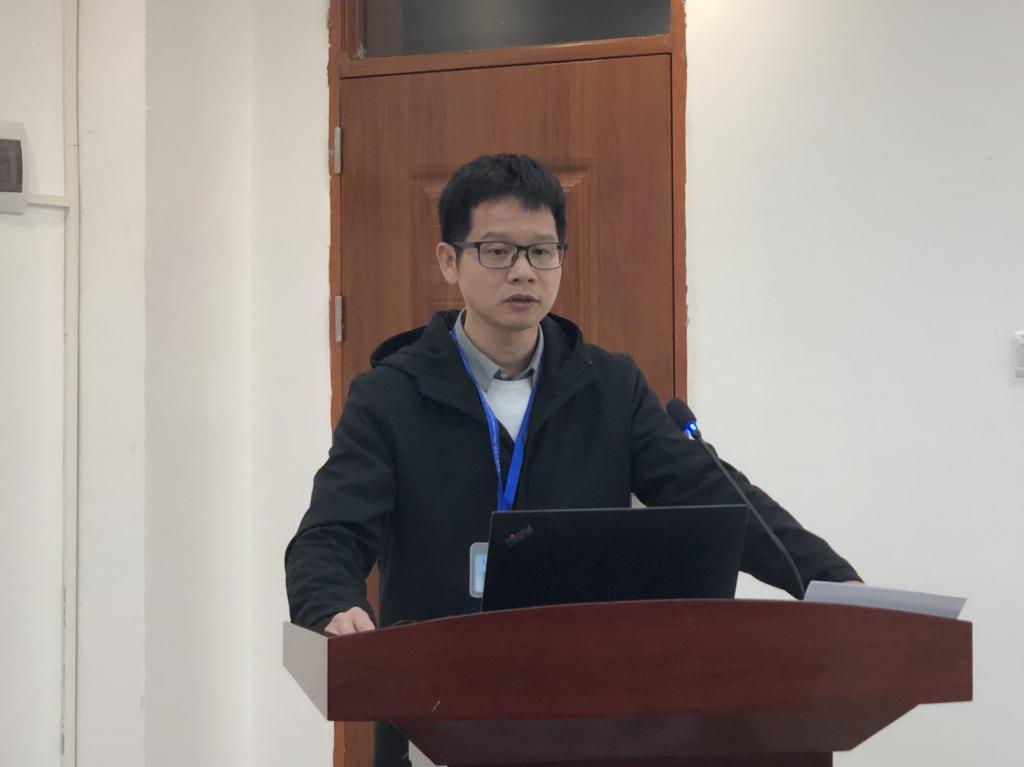 (图为陈英征副处长作考务工作培训)